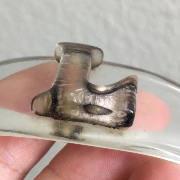 🖤Vtg clear lucite cuff bracelet with L - Picture 9 of 17